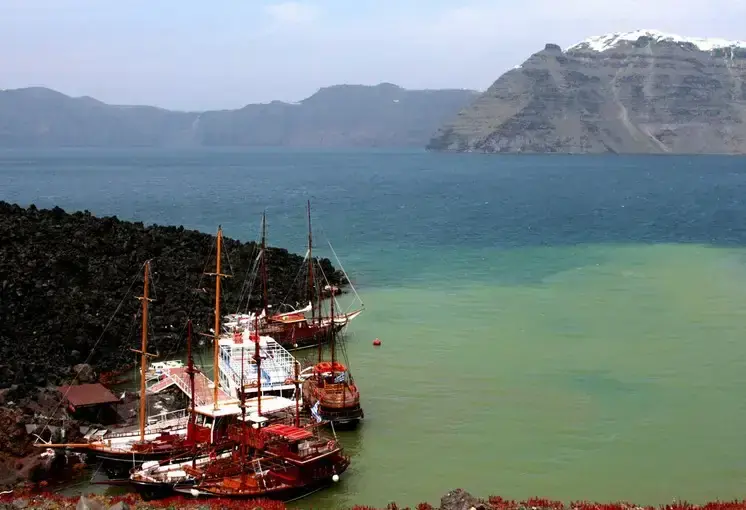 Volcano, Hot Springs and Thirassia — Santorini