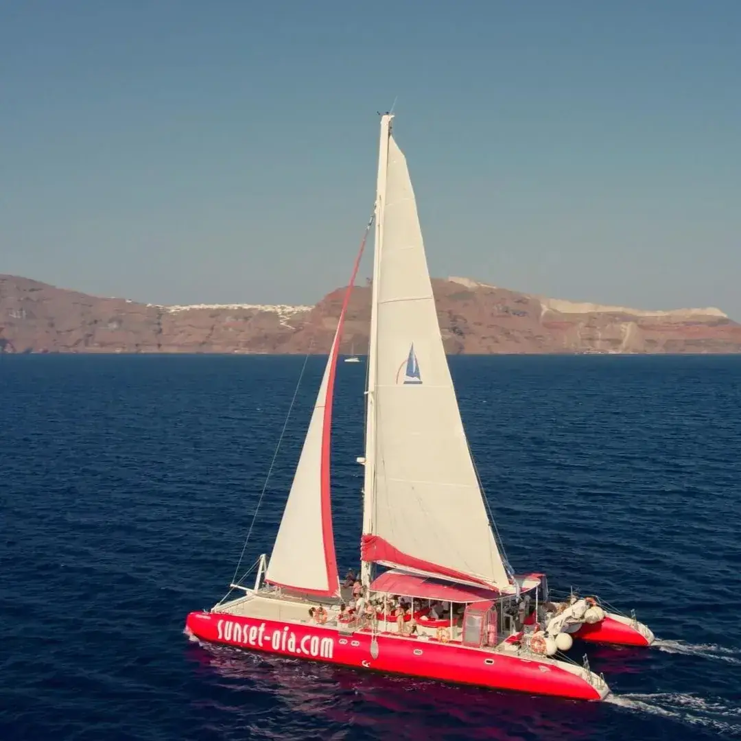 Santorini Sunset Red shared Cruise / 55 people — Santorini